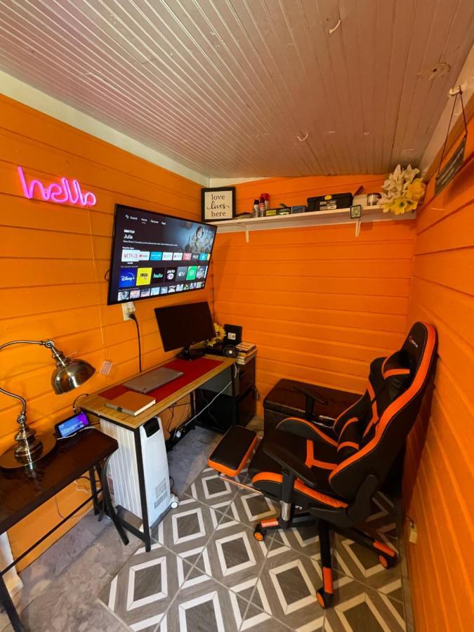 Giggling Creek Cottage - Bedjet! King Sized! Gazebo, 45 Acres, Arcades, Nintendo, More Henry Dış mekan fotoğraf